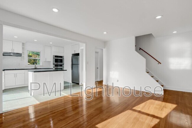 Building Photo - 25 Thorney Ave