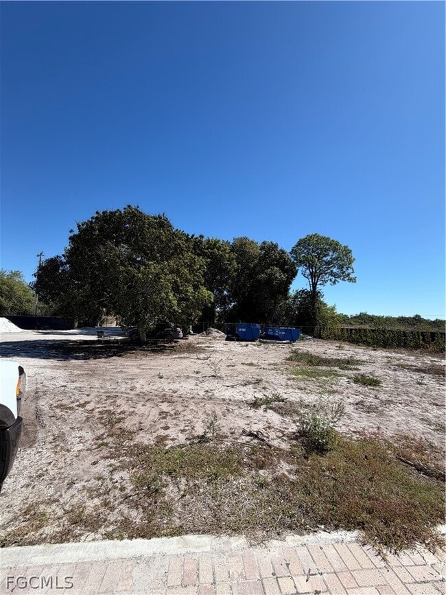 Building Photo - 11621 Tomato Rd