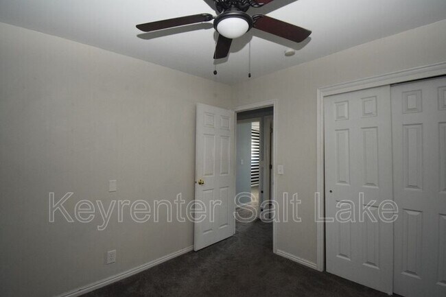 Building Photo - 3215 S 4400 W