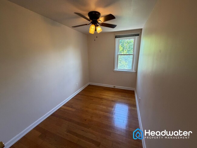 Building Photo - 261 S Bayberry Ln