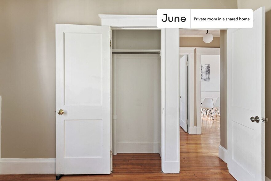 Building Photo - Room in Shared 6 bed/2 bath home