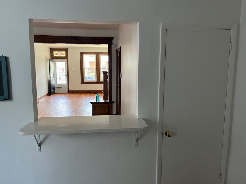 Building Photo - 338 Rector St