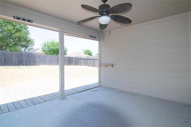 Building Photo - 504 Comal Run