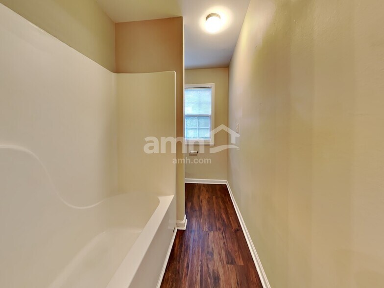 Building Photo - 6433 Grand Hickory Dr