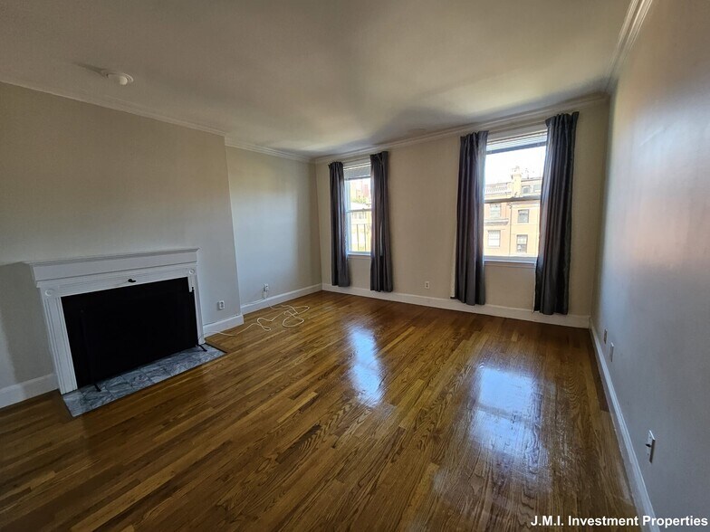 Building Photo - 180 Marlborough St