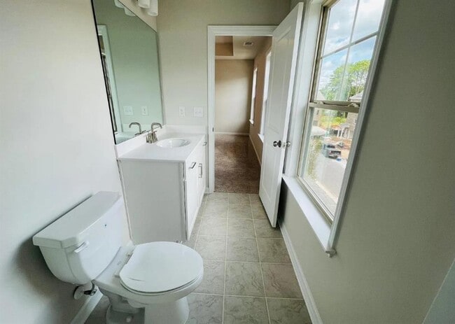 Building Photo - 3745 Davis Cir