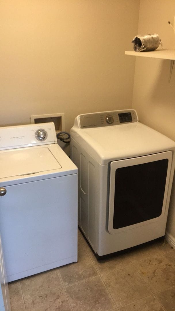 Building Photo - Cozy West Jordan Home with attached 2 car garage