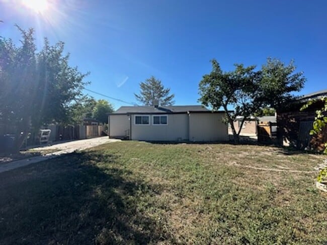 Building Photo - 2928 W Lehi Dr