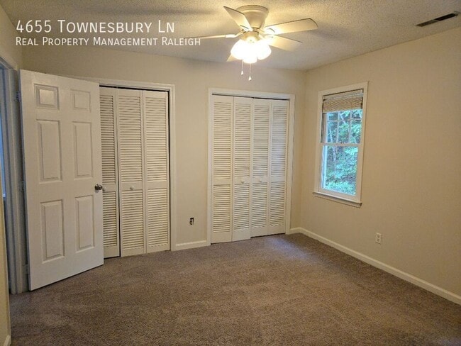 Building Photo - 4655 Townesbury Ln