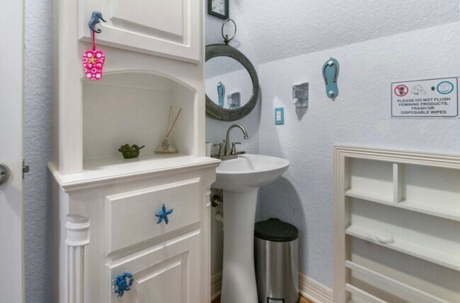 Building Photo - 222 Sandpebble Pl