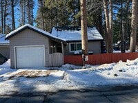 Building Photo - Cozy and Updated 3 Bed, 2 Bath House