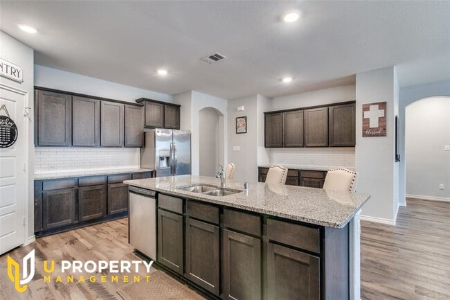 Building Photo - Exceptional 1-Story Home in a Peaceful Com...