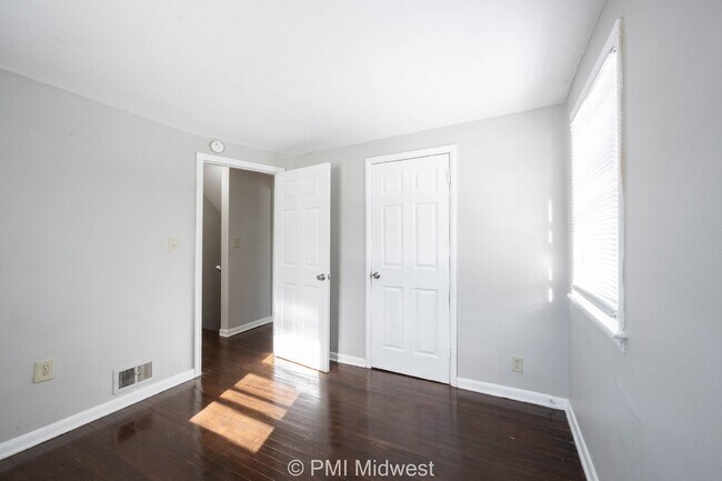 Building Photo - 2 bedroom 1 bath