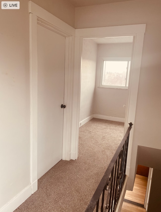 Building Photo - 3 Bed 1 Bath Munhall Pa
