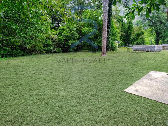 Building Photo - 4458 Pinedale Dr