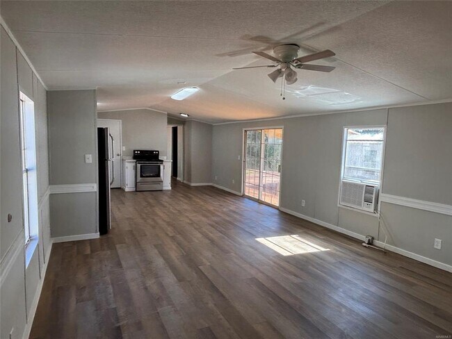 Building Photo - 1328 Gator Hl Dr