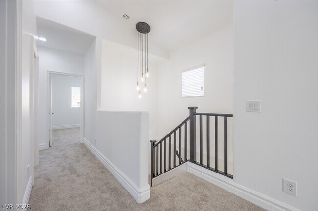 Building Photo - 212 Fairway Woods Dr