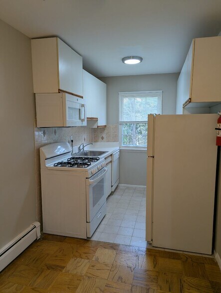 Building Photo - 1 Hemlock Dr