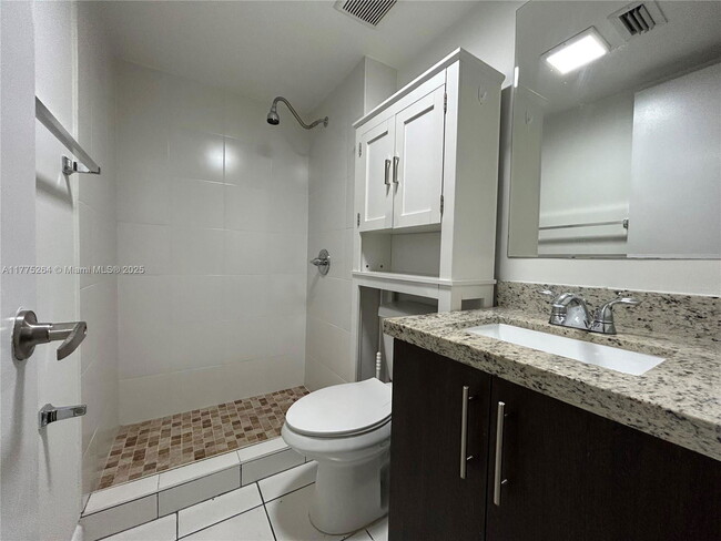 Building Photo - 2575 SW 27th Ave