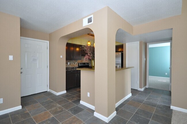Primary Photo - 10630 Westbrae Pkwy