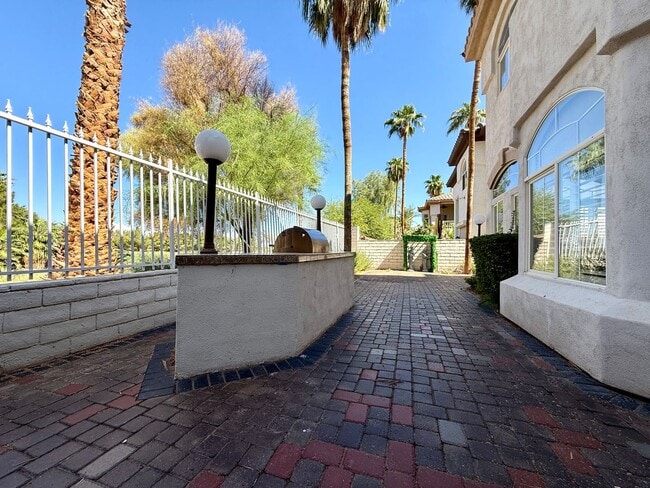 Building Photo - Grand 3 bedroom home with lake and golf course views located in Resort Villas ready to be your pa...