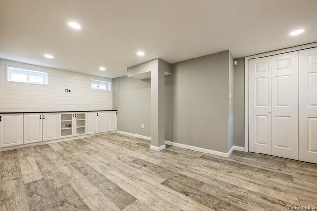 Building Photo - 212 Fernwood Terrace