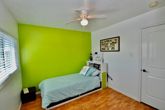 Building Photo - 3330 Beran Dr