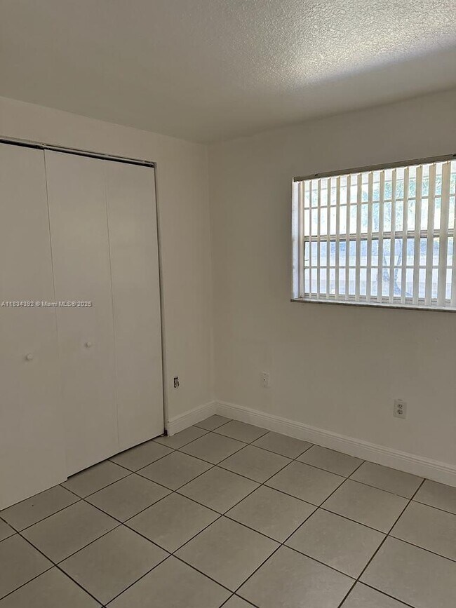 Building Photo - 17255 SW 95th Ave