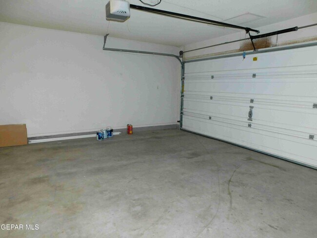 Building Photo - 14024 Tierra Halcon Dr