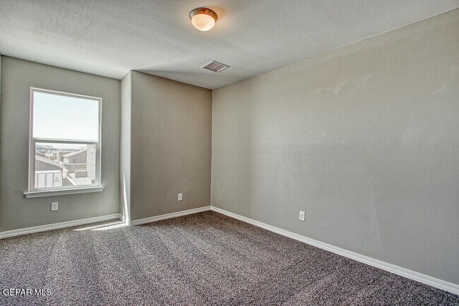 Building Photo - 14945 Tierra Haven Ave