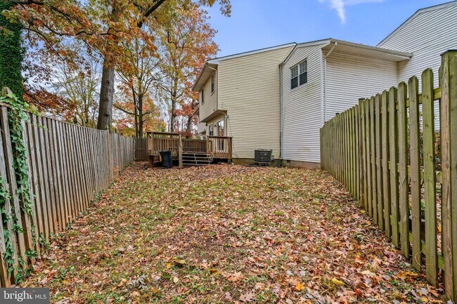 Building Photo - 314 Woodleaf Ct