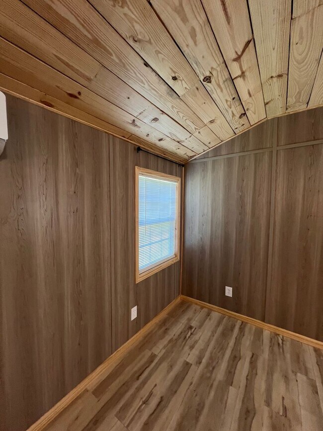 Building Photo - 120 Galaxy Dr