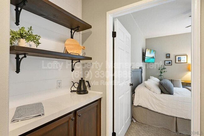 Building Photo - 3231 Canyon View Dr