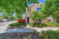 Building Photo - 2063 Poinsettia St