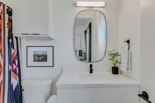 Building Photo - 410 W Alpine Rd