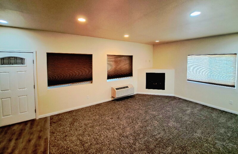 Primary Photo - 101 Center St