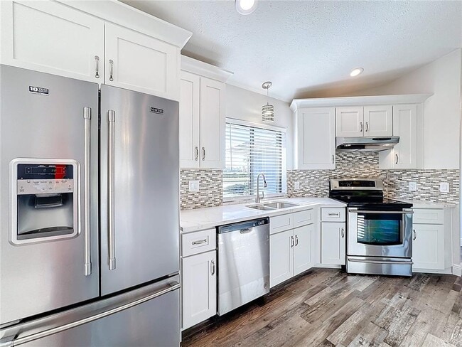 Building Photo - 1715 S Pebble Beach Blvd
