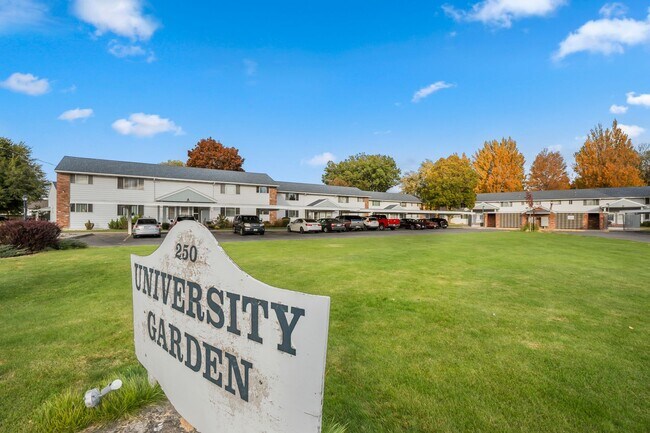 Building Photo - University Gardens Condominium Unit A7