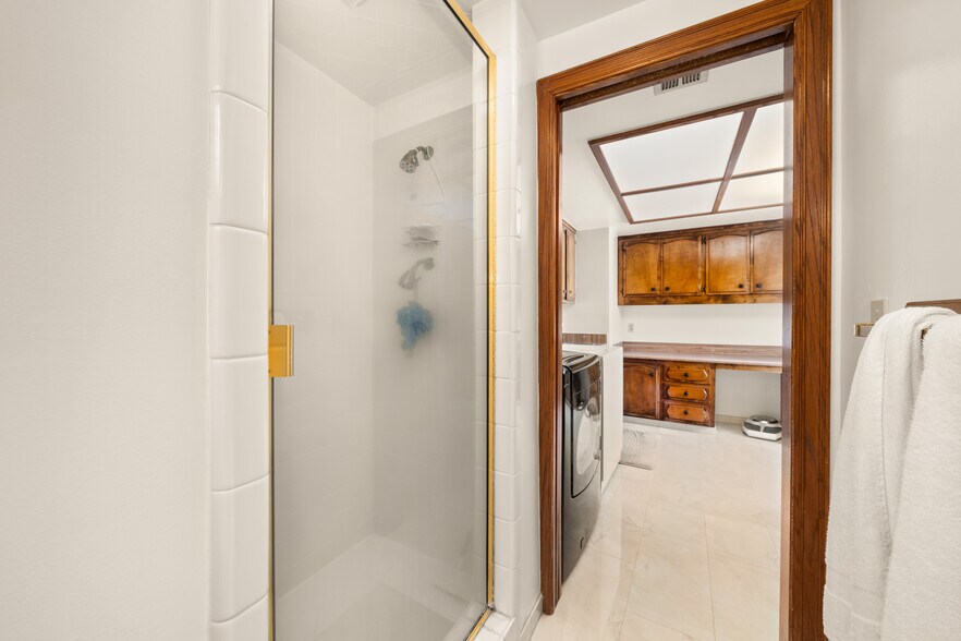 4 head Master Bathroom Shour - 1557 E Puente St