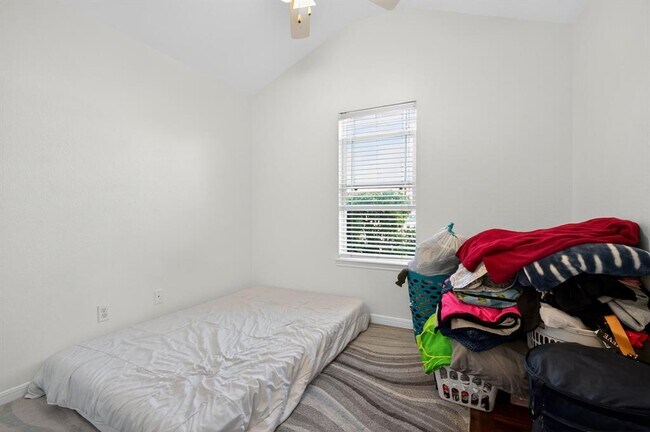 Building Photo - 2810 Alamocitos Creek Dr