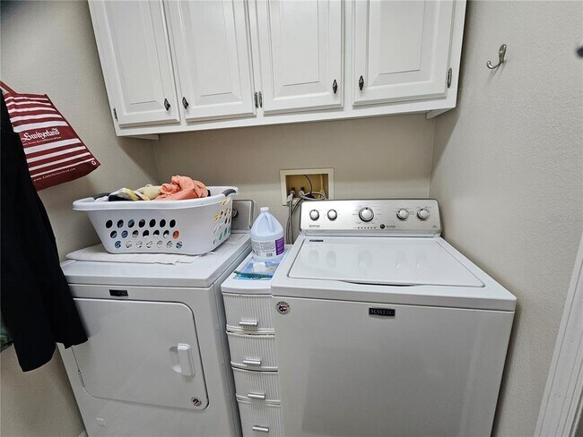 Building Photo - 2038 Grantham Greens Dr