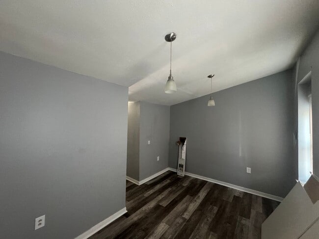 Primary Photo - 663 2nd Ave