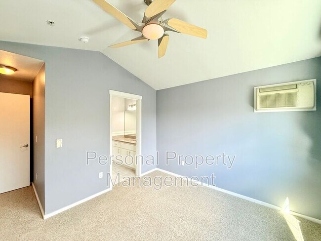 Building Photo - 10800 SE 17th Cir