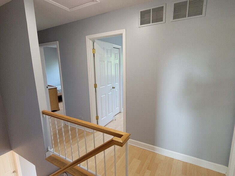 Building Photo - 2116 Rugen Rd