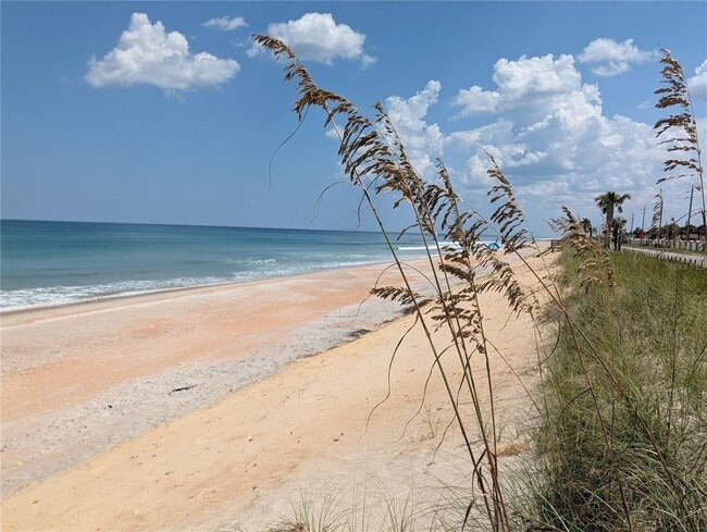 Building Photo - 34 N Ocean Palm Villas