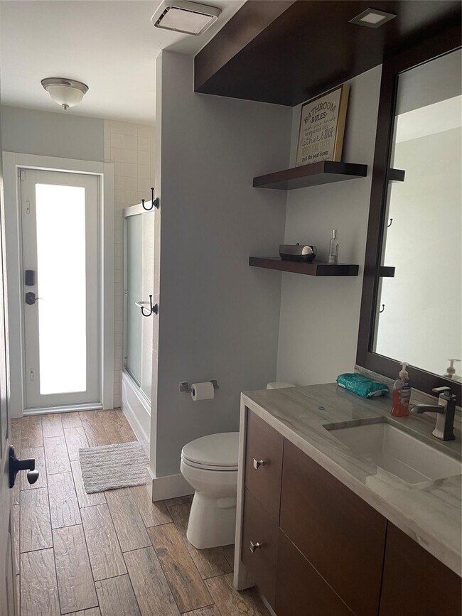 Building Photo - 7485 Royal Palm Blvd