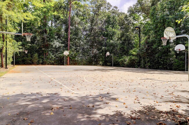 Building Photo - 11 Korbel Ct