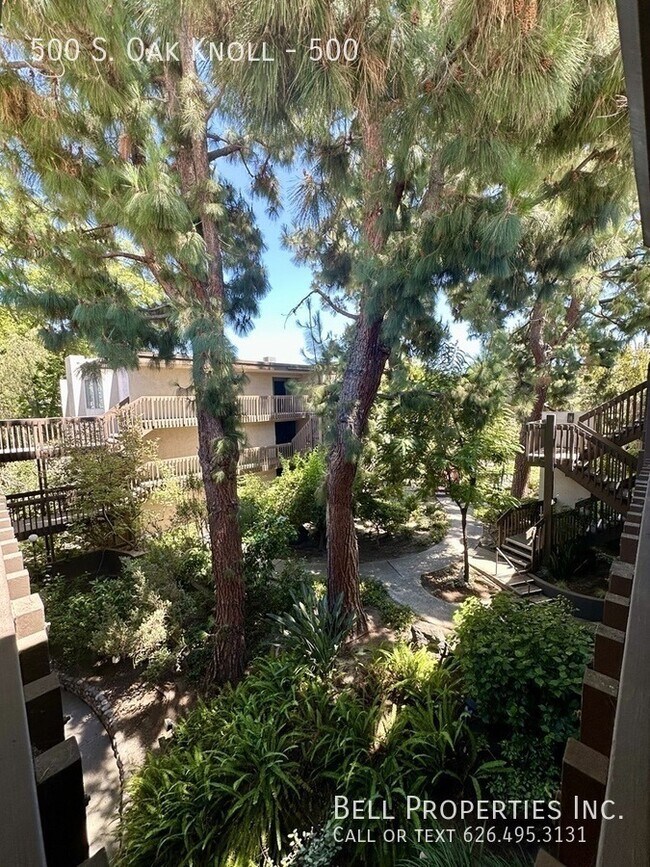 Building Photo - 500 S Oak Knl