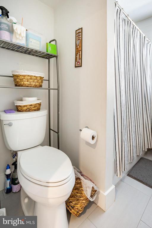 Building Photo - 1659 Holbrook St NE