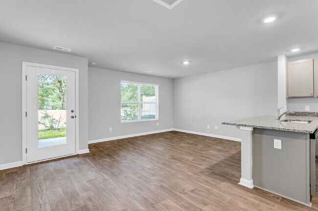 Building Photo - Beautiful Townhome at the Pines of New Hampstead